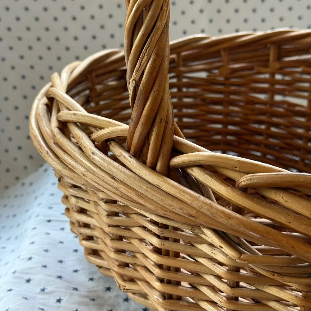 Vintage Wicker Oblong Large Handled Gathering / Storage / Display Basket 17”x15”